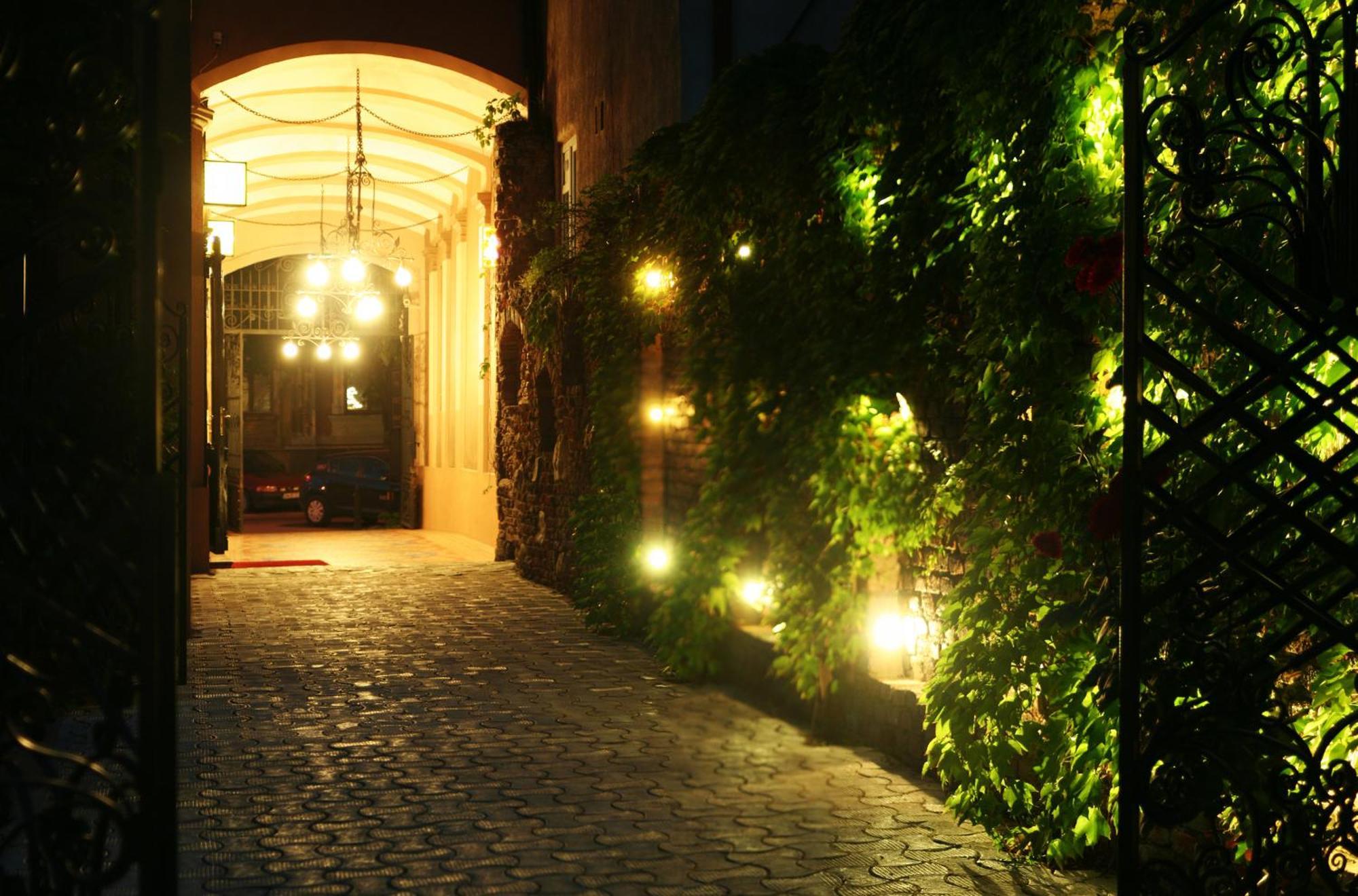 Hotel Poesis Satu Mare Dış mekan fotoğraf